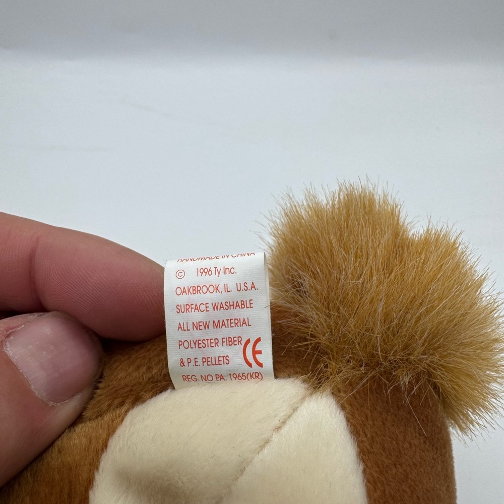 Ty Beanie Baby, Nuts the Squirrel 1996 (Rare Collectable) - Picture 4 of 4
